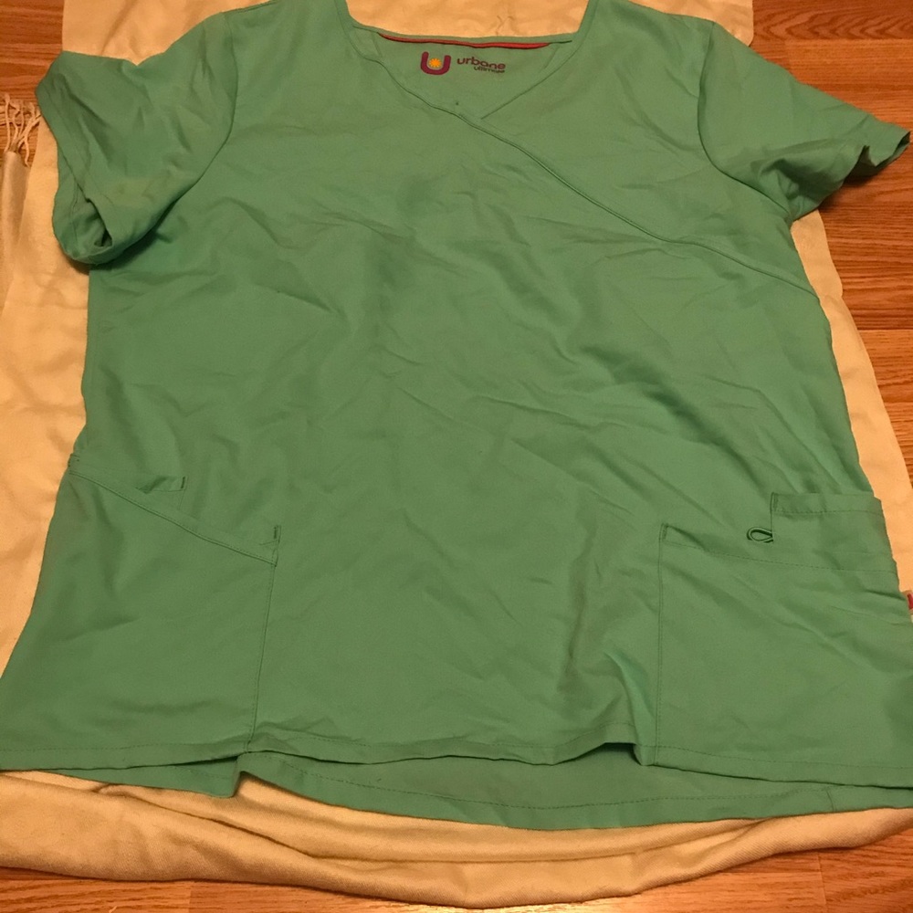 Sea foam colored scrub tops blouse π - Picture 2 of 7